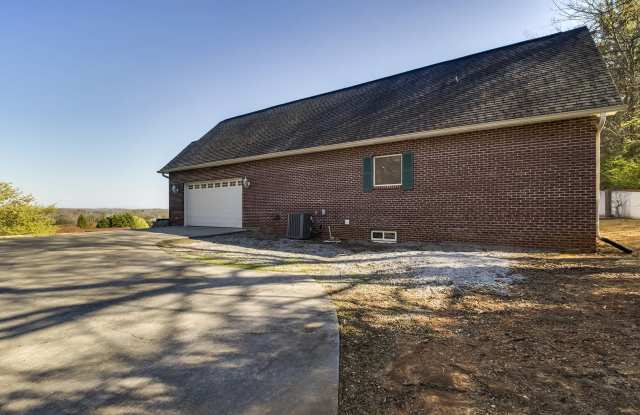 110 Hillvale Lane Gallery 2