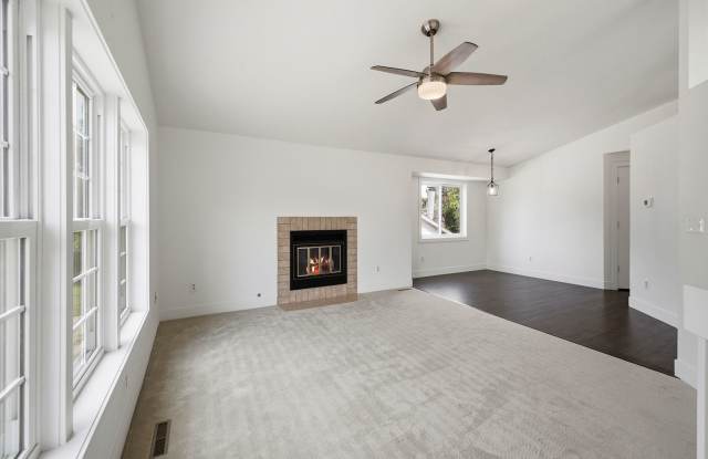 OCTOBER RENT FREE | 4-Bed / 2-Bath| Move In Now Gallery 3