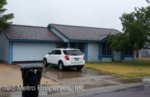 8208 W. Columbine Dr. - 8208 West Columbine Drive, Peoria, AZ 85381