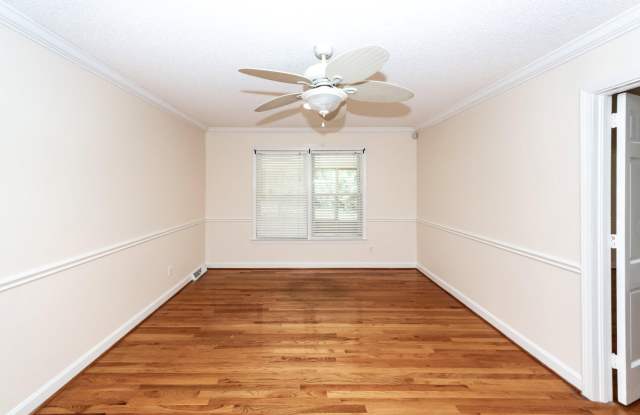 5813 E Lakeside Drive Gallery 4