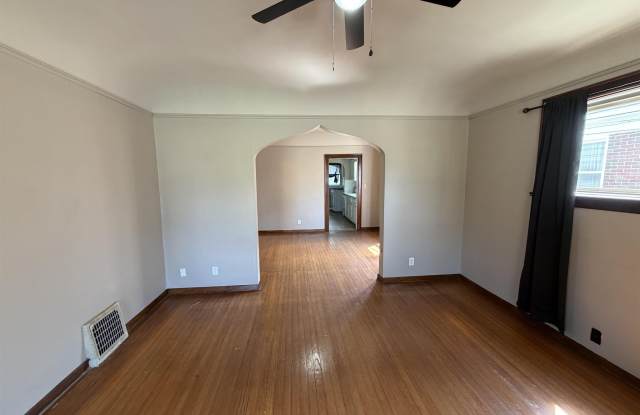 210 S Weinbach Avenue Gallery 4