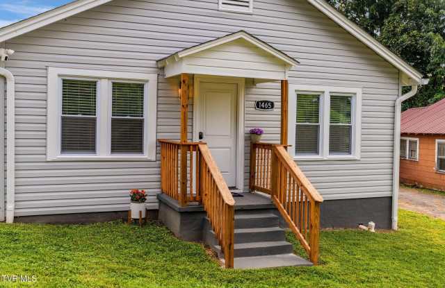 1465 Highpoint Gallery 2