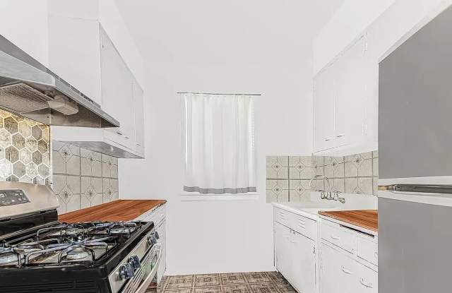 2055 Saint Raymond Ave Apt 1F Gallery 1