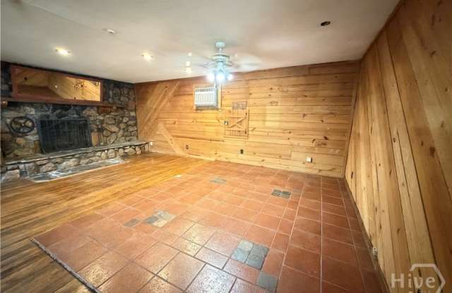 1054 College Station Road Gallery 4