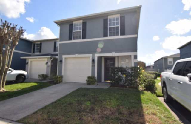 3 Bedroom, 2.5 Bath Town home For Rent at 13098 Lexington Summit Street Orlando, FL 32828 photos photos