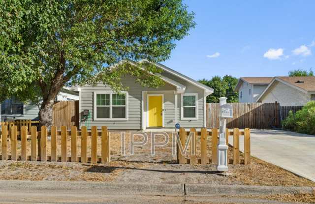 1021 E Adams Gallery 1