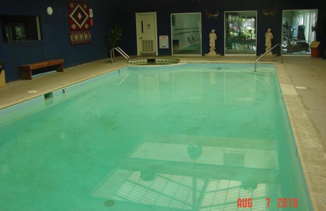 Great location off Leetsdale/Parker and Florida with lots of amenities such as pool, hot tub, club house, washer/dryer in building. photos photos