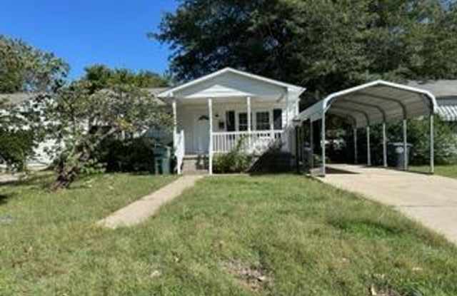 Very Nice 3 Bedroom In Paducah Available Immediately - 724 North 26th Street, Paducah, KY 42001