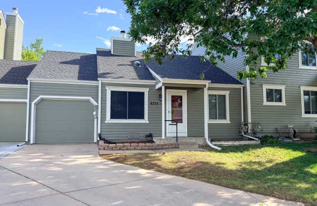 Townhome with Fully Fenced Yard Gallery 3