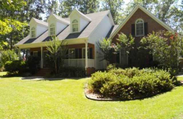 4 Bedroom House in Bogart! Gallery 1