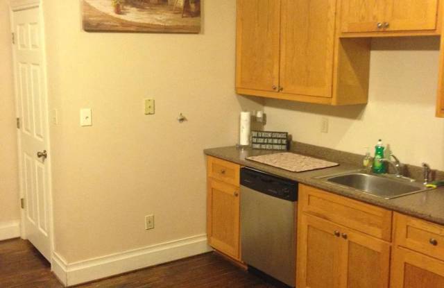 Room in 2 Bedroom Home at San Antonio St Gallery 3