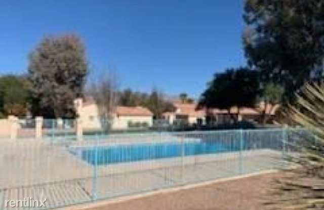8165 E Prickly Poppy Dr Gallery 2