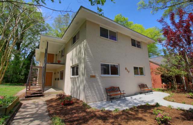 2bd/1ba Apartment located 1 block from Duke's East Campus! - 817 North Buchanan Boulevard, Durham, NC 27701