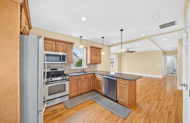 90 Taylor St photos photos
