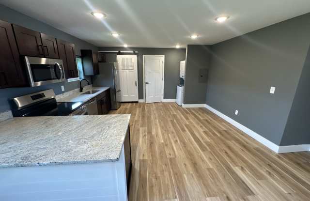 1349 South B Street - 4 photos photos