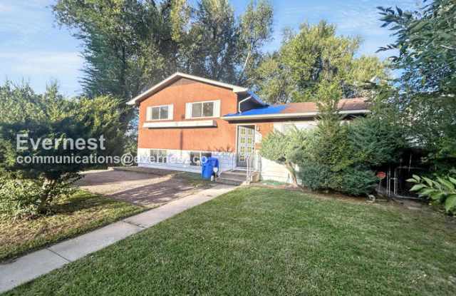 808 South Sheridan Avenue - 808 South Sheridan Avenue, Colorado Springs, CO 80910