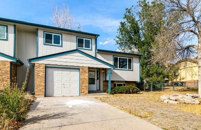 Half Duplex near Downtown Castle Rock with HUGE YARD and Garage! photos photos Half Duplex near Downtown Castle Rock with HUGE YARD and Garage! photos photos