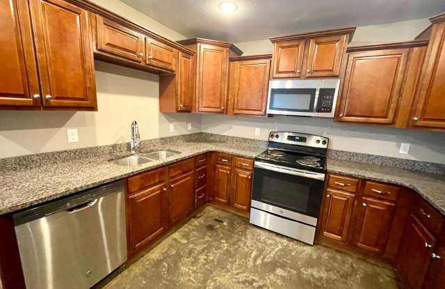 3 Bedroom / 2 Bath In Pocahontas Available Now! Gallery 4