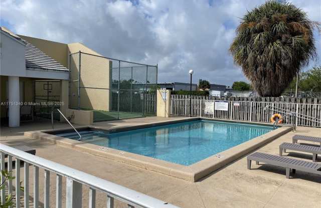 4560 SW 68th Ct Cir Gallery 3