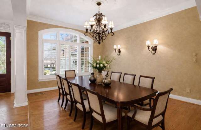 417 Heathermoor Drive Gallery 4