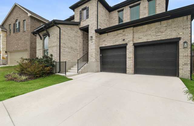 $200 OFF ON FIRST MONTH'S RENT! Spacious 4BR Home with Gourmet Kitchen & Large Island Near Alamo Ranch & Lackland AFB Gallery 3