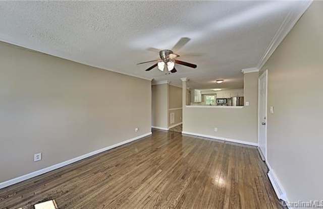4245 Vinetta Court Gallery 2