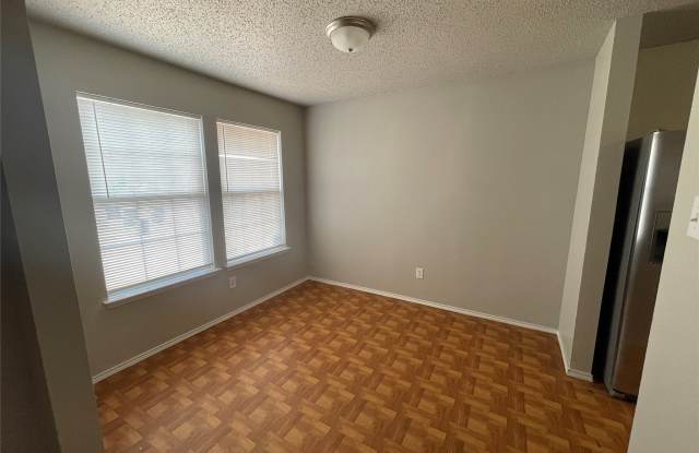 1005 Post Oak Trail Gallery 4