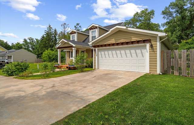 1 Maple Village Court Gallery 4