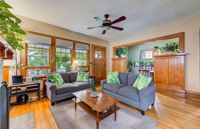 Gorgeous 6 Bedroom in Midway- June 2027 Move In- Hamline University Gallery 1