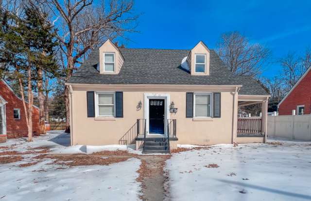 1113 Evergreen Ave photos photos