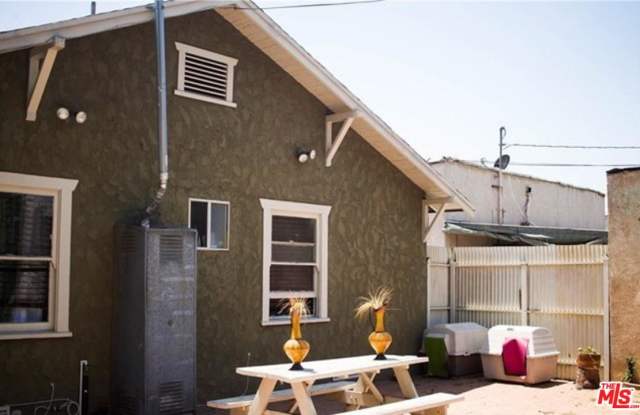 2519 PALM Place Gallery 3