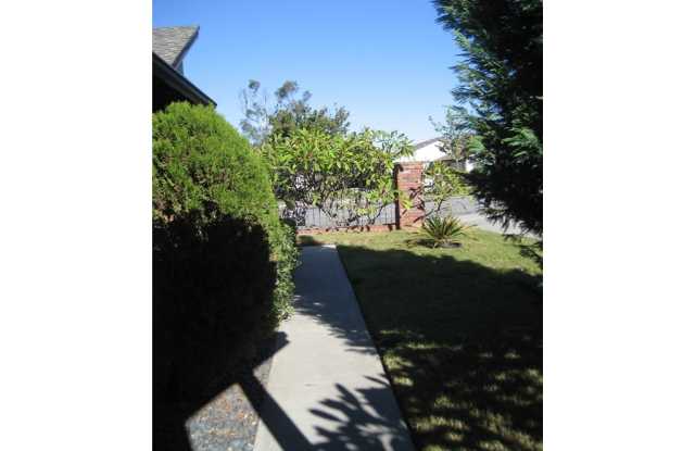 708 E Fairway Drive Gallery 4