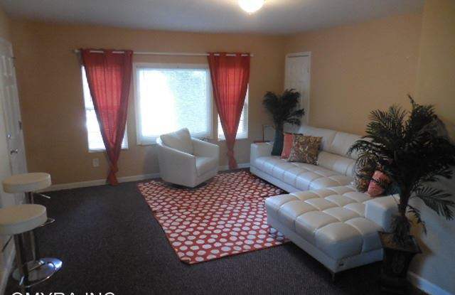 406 Enota Place SW Gallery 2