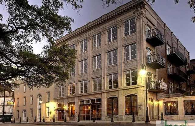 1 BED | 1 BATH | DOWNTOWN CONDO | GARAGE PARKING SPOT INCLUDED photos photos