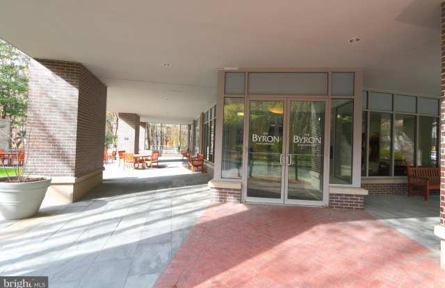 513 W BROAD Street Gallery 2