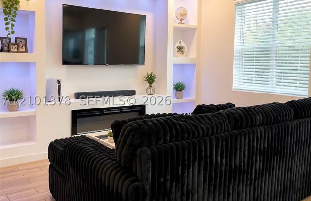 831 SE 16th Ct Gallery 4