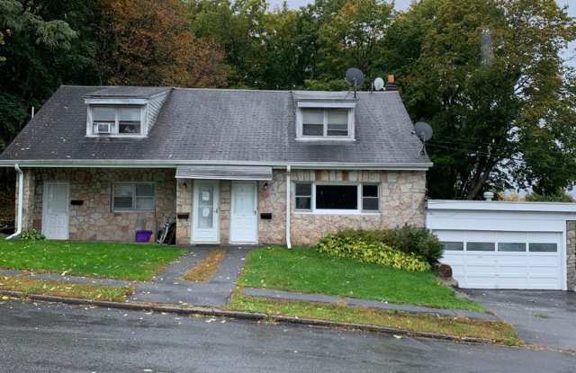 Charming 3-Bedroom Apartment in Midtown Kingston photos photos