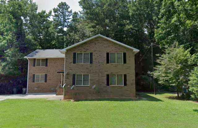 90 A Meadowbrook Ct - Available Now! Recently Renovated 2BD, 1.5BA Unit for Rent in Fayetteville! Move in with NO SECURITY DEPOSIT! - 90 Meadowbrook Court, Fayetteville, GA 30215
