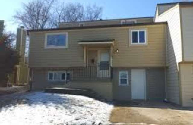 11102 College Ave - 11102 College Avenue, Kansas City, MO 64137