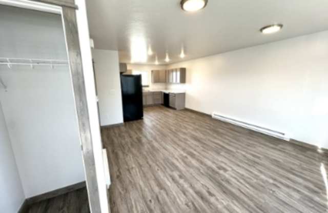 3193 Queen Anns Street - 3 Gallery 2