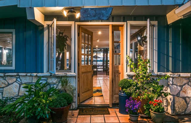 1203 N Shorewood Dr Gallery 2
