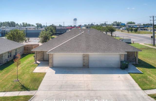 Spacious 3-Bed, 2-Bath Home in Yukon - Move-in Ready! photos photos