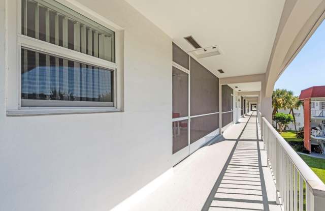 581 Blue Heron Drive Gallery 3