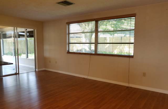 6741 William Tell Dr Gallery 4