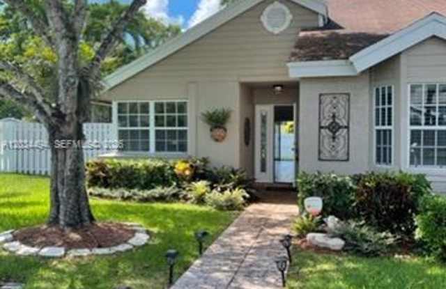 11160 SW 11th Pl, Davie, FL 33324 photos photos 11160 SW 11th Pl, Davie, FL 33324 photos photos