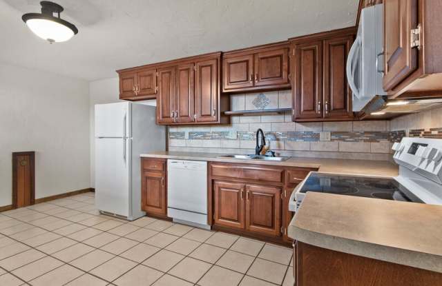 2394 Canter Lane - A Gallery 4
