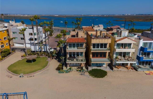 88 Surfside Avenue A - 88 Surfside Avenue, Seal Beach, CA 92649