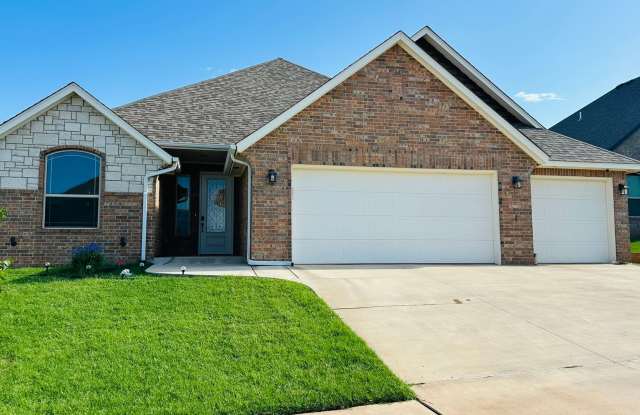 Your Dream Home Awaits – Stylish 4-Bedroom Oasis in Oklahoma City! photos photos