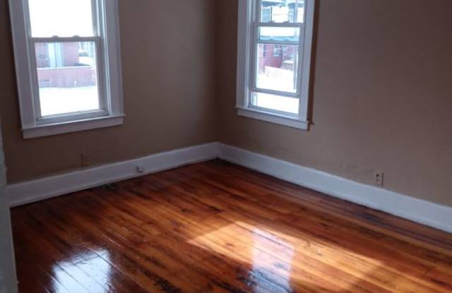 328 w Ostrander Gallery 2