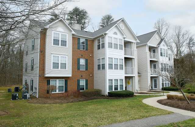 2 bedroom 2 bathroom penthouse condominium in Piney Orchard photos photos
